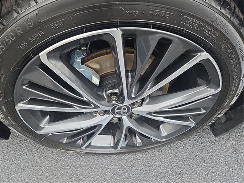 New 2026 Toyota Prius XLE image 8