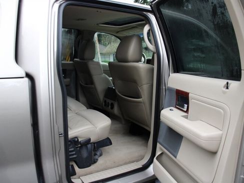 Used 2005 Ford F150 Lariat image 6