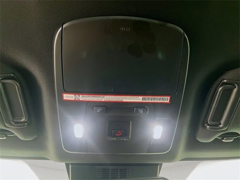 Used 2025 Toyota Camry SE image 19