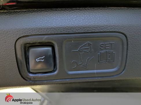 Used 2018 Ford Expedition Max XLT w/ Equipment Group 202A AWD/4WD image 13