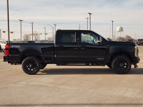 New 2026 Ford F250 Lariat w/ Black Appearance Package image 7