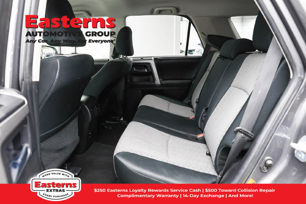 Used 2017 Toyota 4Runner SR5 AWD/4WD image 21