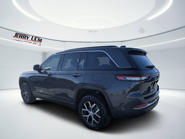 Used 2024 Jeep Grand Cherokee Limited RWD image 5