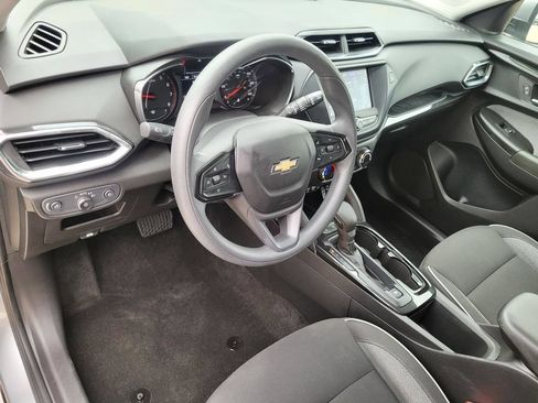 Used 2023 Chevrolet TrailBlazer LT FWD image 25