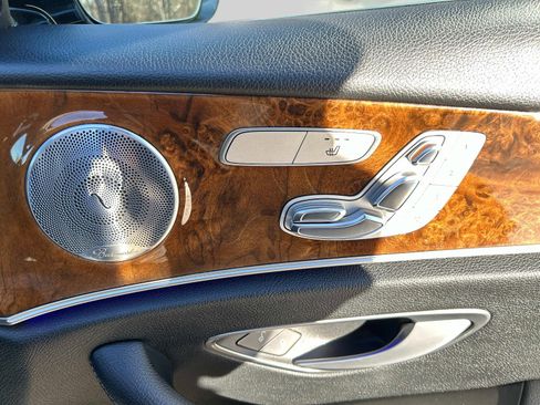 Used 2017 Mercedes-Benz E 300 4MATIC image 17