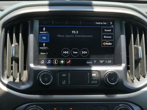 Used 2022 Chevrolet Colorado Z71 w/ Z71 Midnight Edition AWD/4WD image 18