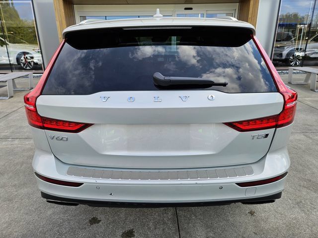 Used 2020 Volvo V60 T5 Cross Country w/ Protection Package Premier AWD/4WD image 6