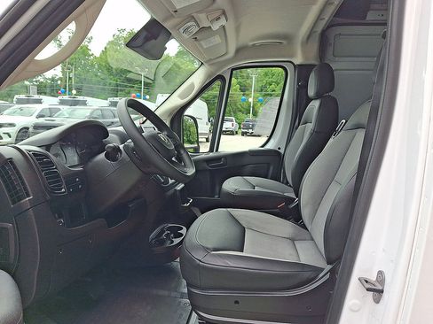 Used 2026 RAM ProMaster 2500 w/ Convenience Group FWD image 11