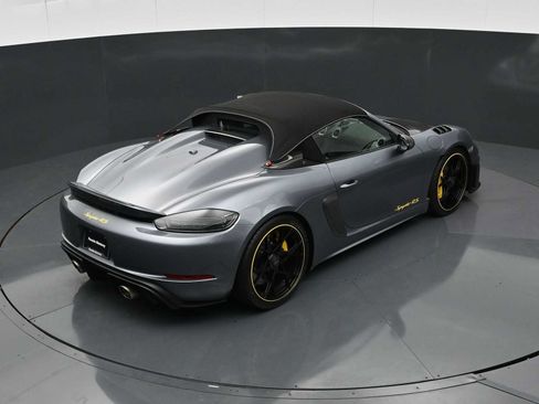 Certified 2025 Porsche 718 Boxster Spyder RS RWD image 32