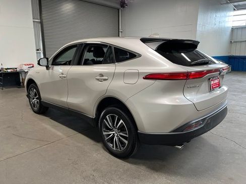 Used 2021 Toyota Venza LE w/ Carpet Mat Package (TMS) AWD/4WD image 5