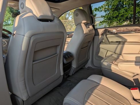 Used 2016 Buick Enclave Leather FWD image 19