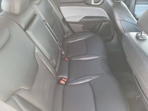 Used 2022 Jeep Compass Latitude FWD image 32