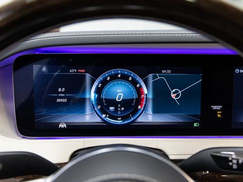 Used 2018 Mercedes-Benz S 560 Sedan image 17