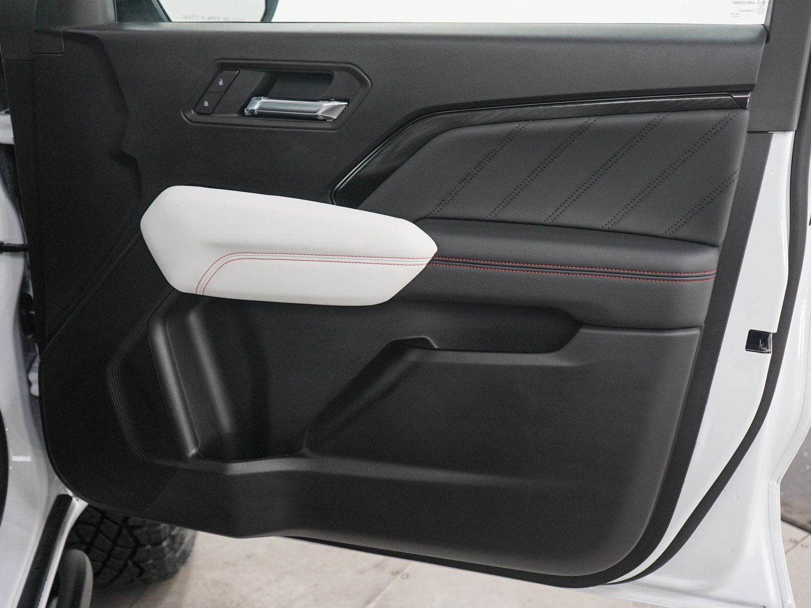 Used 2026 GMC Canyon AT4X AWD/4WD image 9