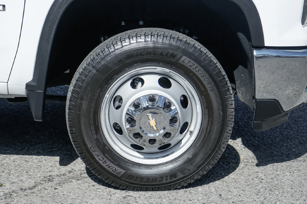 Used 2025 Chevrolet Silverado 3500 LT w/ Convenience Package AWD/4WD image 33