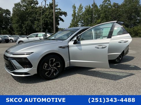 Used 2025 Hyundai Sonata SEL FWD image 29