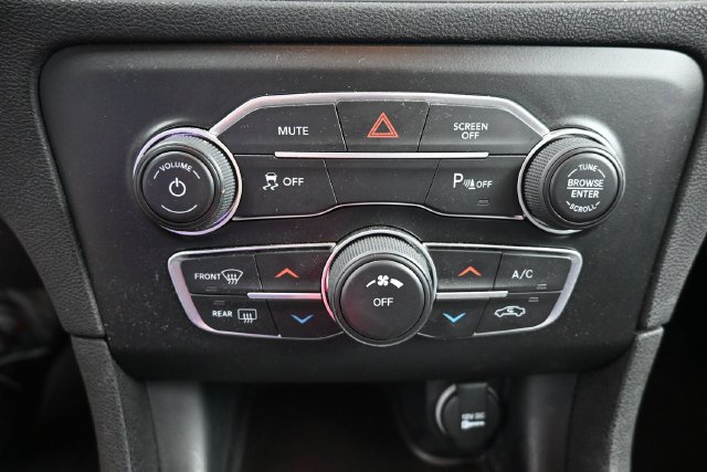 Used 2022 Dodge Charger SXT w/ Driver Convenience Group RWD image 20