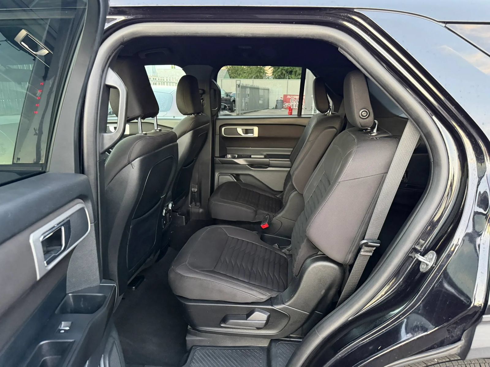 Used 2020 Ford Explorer XLT w/ Comfort Package AWD/4WD image 20