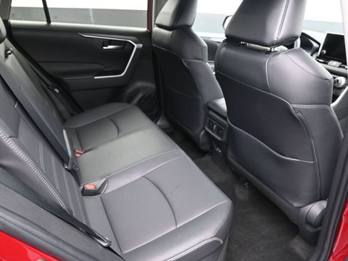 Used 2023 Toyota RAV4 XLE Premium image 10