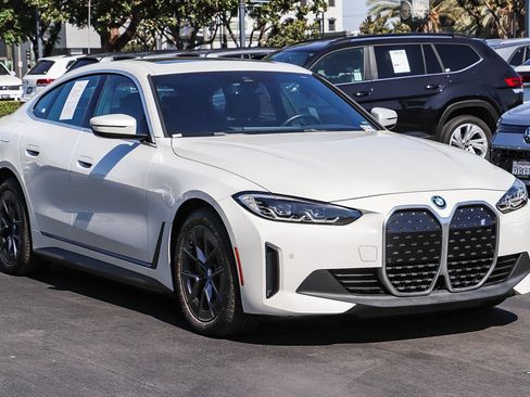 Used 2023 BMW i4 eDrive40 w/ Premium Package RWD image 3
