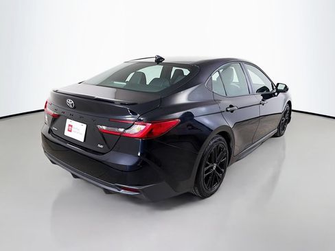 Used 2025 Toyota Camry SE FWD image 6