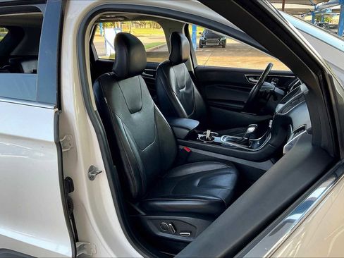 Used 2017 Ford Edge Titanium w/ Equipment Group 302A image 8