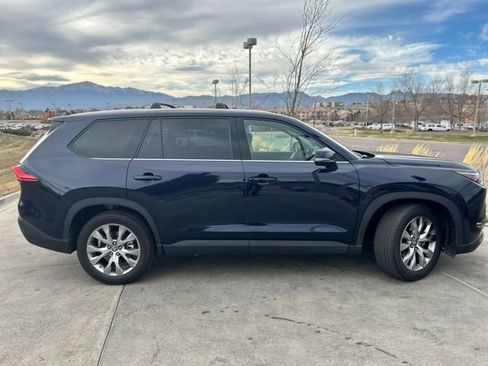 Used 2024 Toyota Grand Highlander AWD Hybrid image 12
