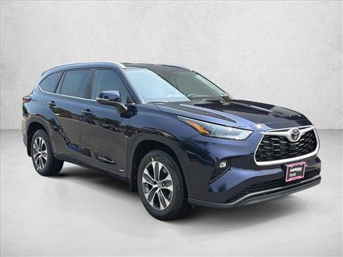 New 2026 Toyota Highlander XLE AWD/4WD image 3