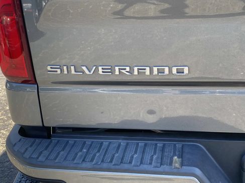 Used 2019 Chevrolet Silverado 1500 Custom w/ Custom Value Package RWD image 8