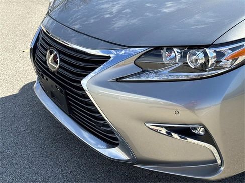 Used 2018 Lexus ES 350 w/ Premier Package image 10