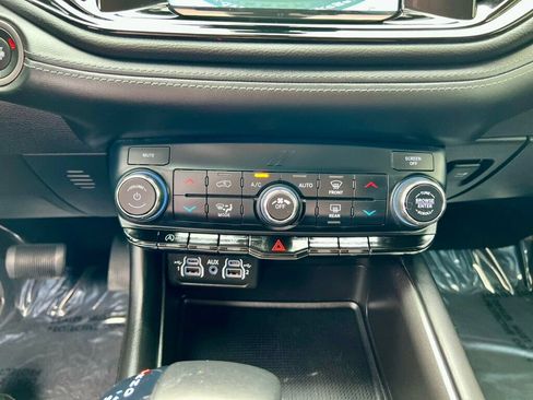 Used 2022 Dodge Durango SXT image 28