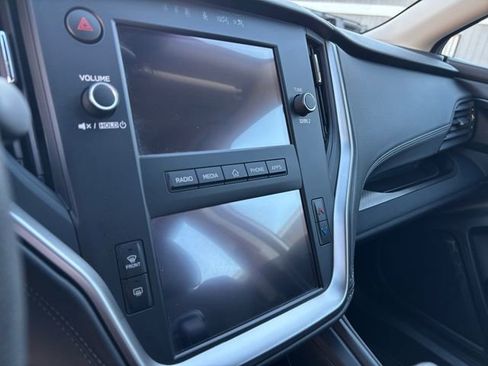 Certified 2025 Subaru Outback 2.5i image 17