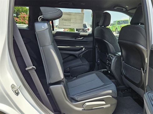 New 2025 Jeep Grand Cherokee L Laredo w/ Luxury Tech Group I image 14