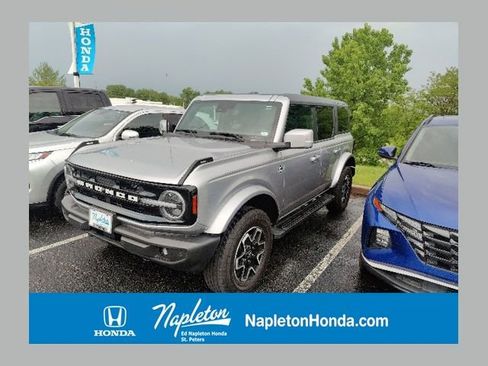 Used 2024 Ford Bronco Outer Banks AWD/4WD image 1