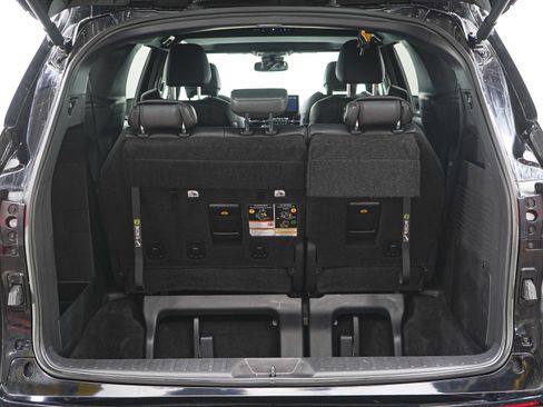 Used 2025 Toyota Sienna XSE AWD/4WD image 9
