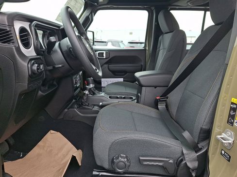 New 2026 Jeep Gladiator Sport AWD/4WD image 10