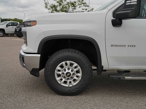 Used 2025 Chevrolet Silverado 2500 LT w/ Convenience Package AWD/4WD image 10