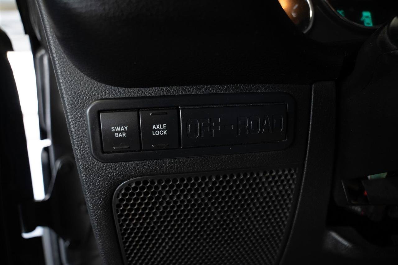 Used 2014 Jeep Wrangler Unlimited Rubicon w/ Connectivity Group AWD/4WD image 15