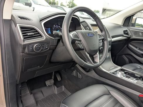Used 2020 Ford Edge SEL w/ Convenience Package AWD/4WD image 9