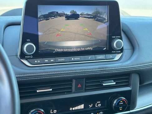 Certified 2025 Nissan Rogue SV image 23