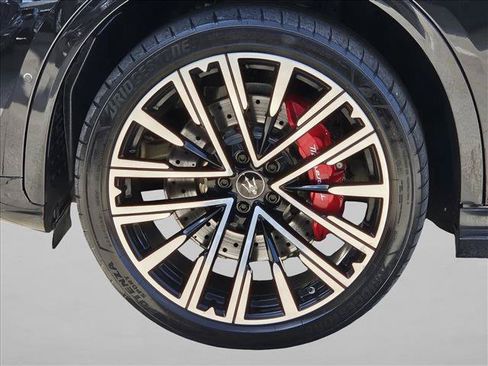 Used 2024 Maserati Grecale Trofeo AWD/4WD image 9