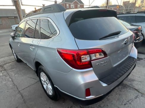Used 2015 Subaru Outback 2.5i Premium image 5