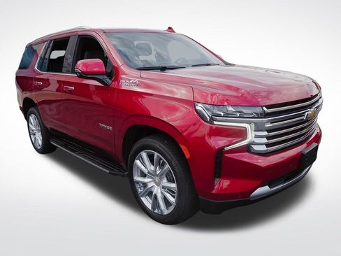 Used 2024 Chevrolet Tahoe High Country AWD/4WD image 3