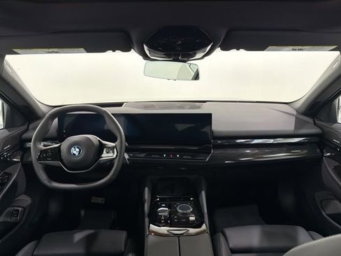 Used 2026 BMW i5 eDrive40 AWD/4WD image 29