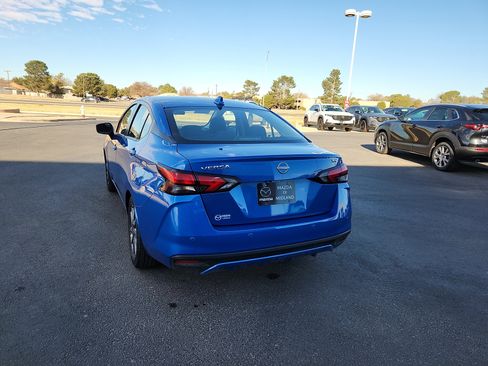 Used 2023 Nissan Versa SV image 5