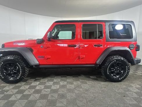Used 2023 Jeep Wrangler Unlimited w/ Cold Weather Group AWD/4WD image 5