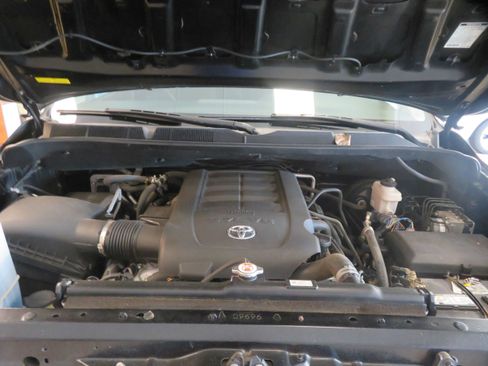Used 2019 Toyota Sequoia SR5 AWD/4WD image 53