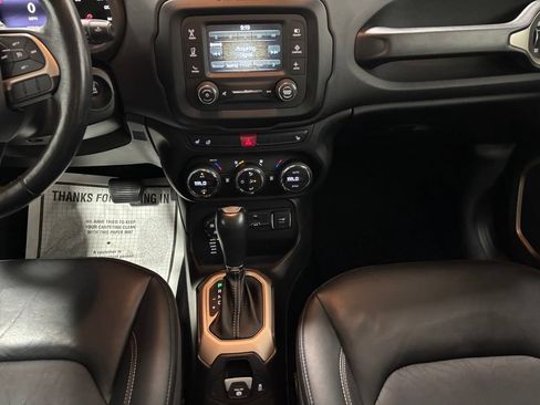 Used 2017 Jeep Renegade Trailhawk AWD/4WD image 33