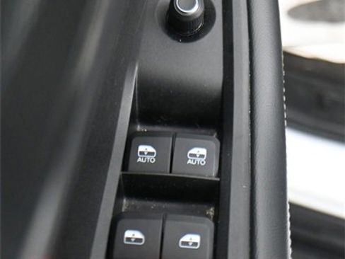 Used 2023 Jeep Grand Cherokee L Laredo image 12