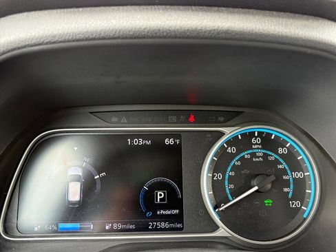 Used 2019 Nissan Leaf SV w/ SV Technology Package image 8